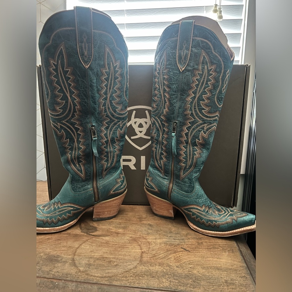 Women’s Ariat Casanova Western Boots - Picture 5 of 8